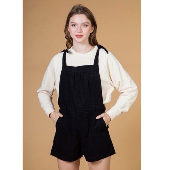 Very J boutique corduroy black romper - Picture 1 of 3